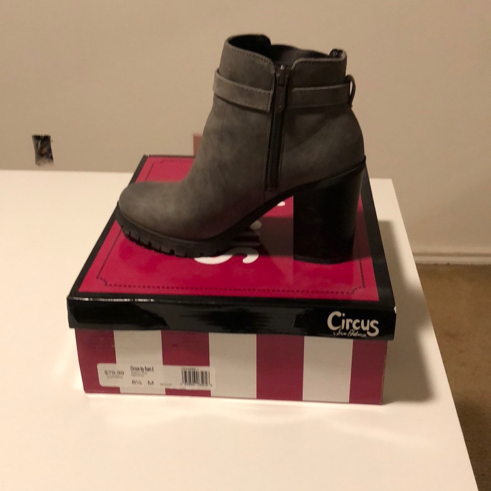 Circus boots